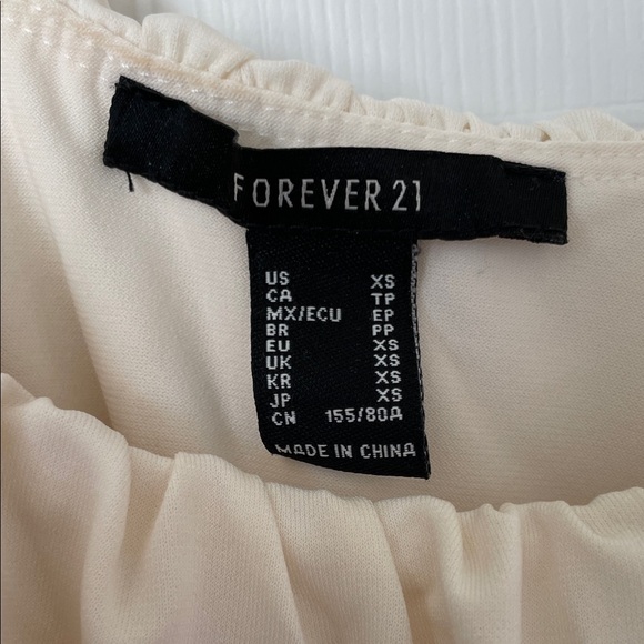 Forever 21 Cropped Cream Ruffle Top XS - Picture 2 of 2